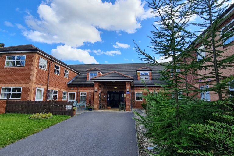 Alpine Lodge Care Home, is a purpose-built haven situated on the edge of the picturesque Peak District National Park in Stocksbridge, Sheffield.