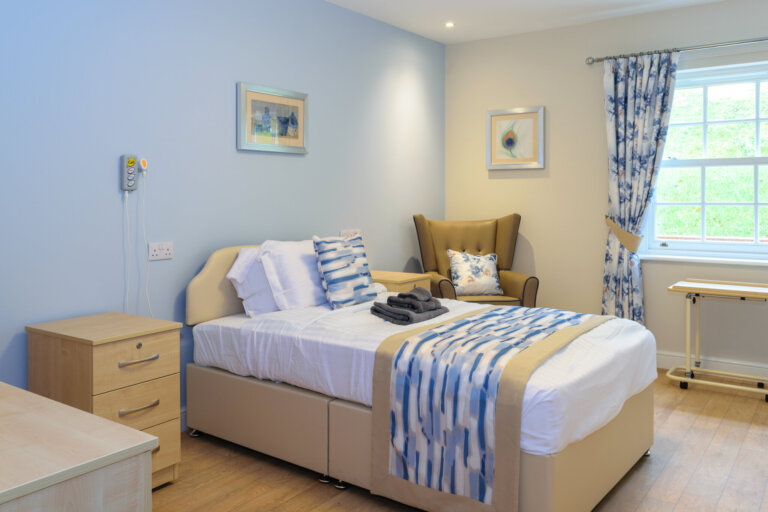 A bedroom at Oaktree Hall and Lodge