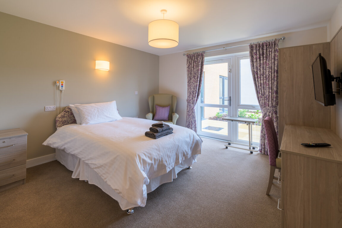 Springfield Manor Care Home in Stoke: Dementia & Nursing Care